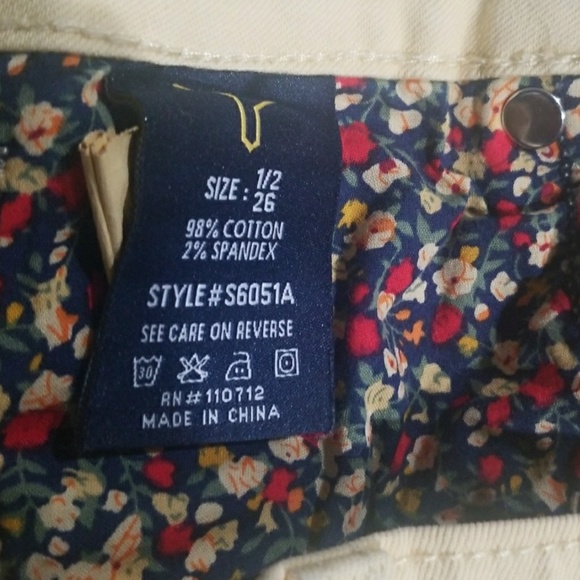 Shorts - Picture 5 of 5